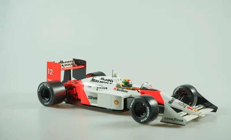 Premium X McLaren MP4/4 #12 1988 Winner GP Japan 1988 World Champion,
