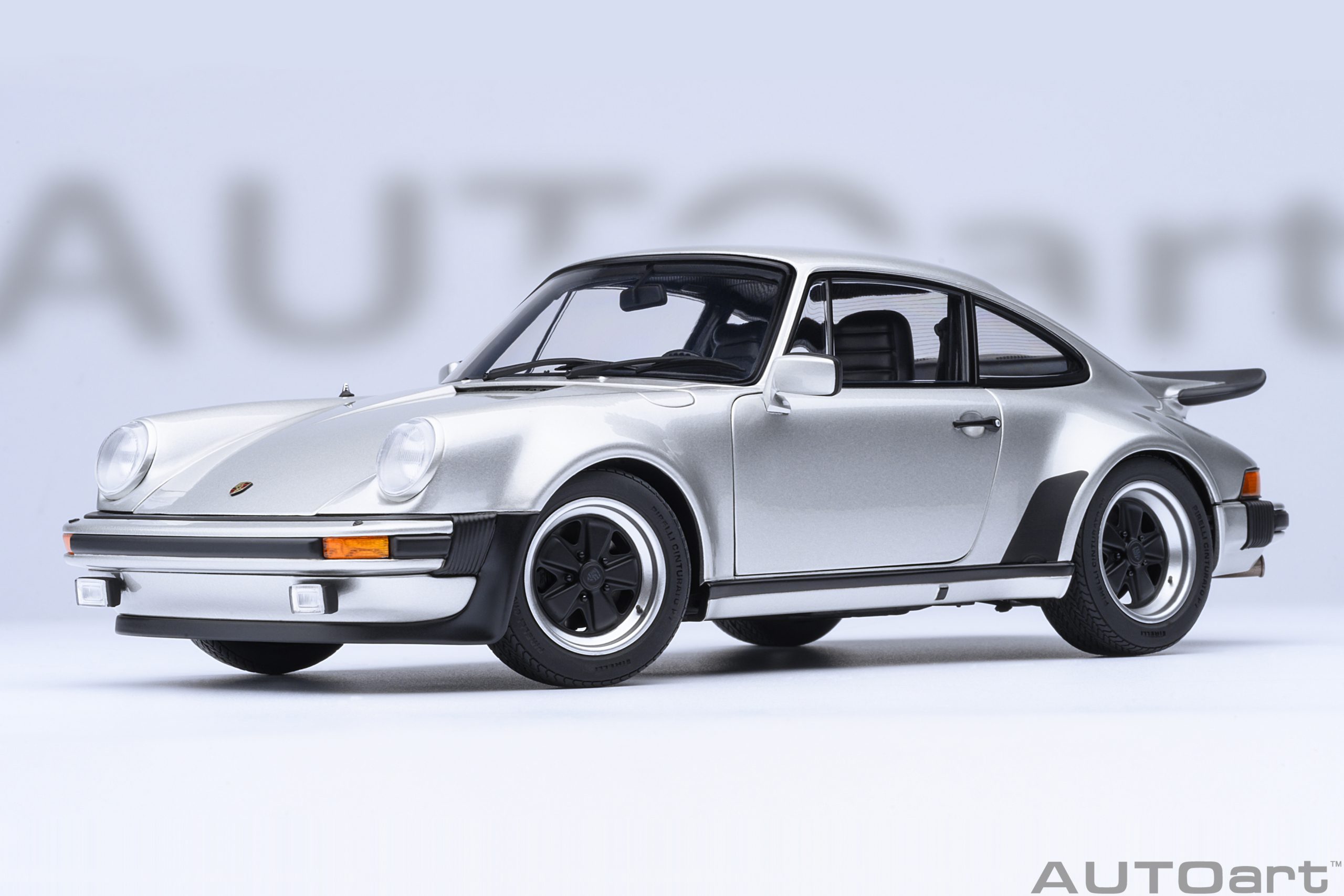 Autoart Porsche 911-930 Turbo 3.0 Silver Metallic
