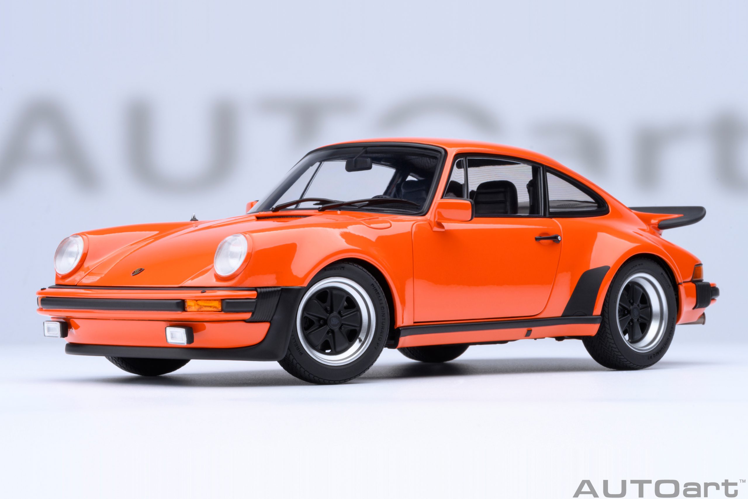Autoart Porsche 911-930 Turbo 3.0 Continental Orange